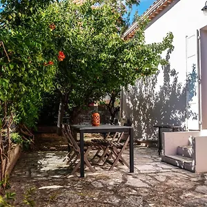 le-galli-en-plein-coeur-de-sanary.fr-provencehotel.com/