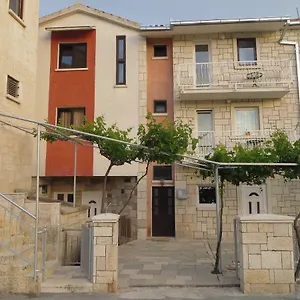 https://sunny-break-apartments.hotels-in-trogir.com
