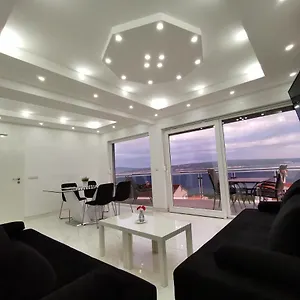 https://apartments-blazevic-dramalj.primorje-gorskikotar.com